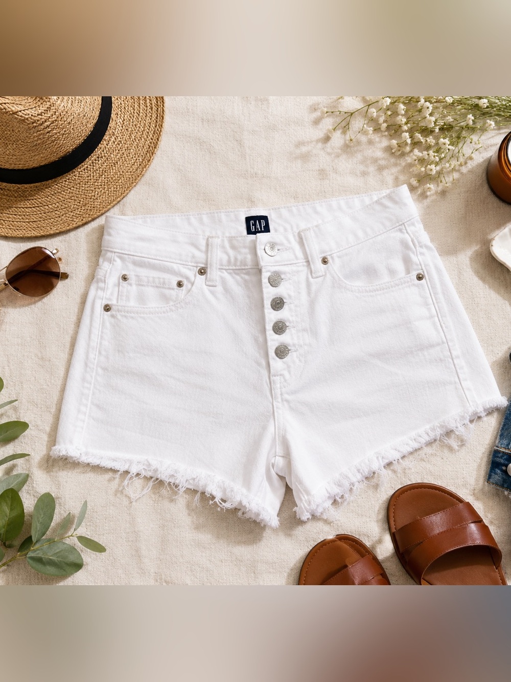 GAP White Frayed Hem Button-Front Denim Shorts Size 2